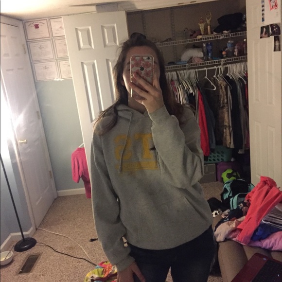 Meet your Posher, Maya - Picture 6 of 8